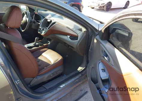 2017 Chevrolet Malibu Premier z USA, uszkodzony, nr VIN 1G1ZH5SXXHF226636